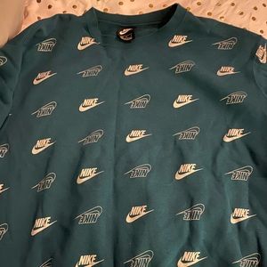 Women’s nike sweatshirt